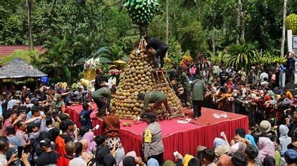 Festival Durian Sumatera Utara Diserbu Wisatawan