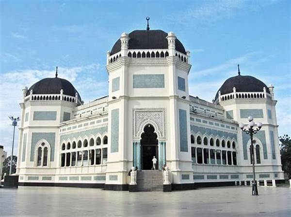 Nikmati Sensasi Wisata Religi Di Masjid Raya Medan
